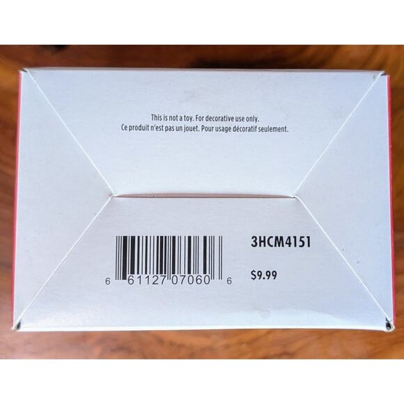 2024 Hallmark Marvel SPIDER MAN on WINDOW Christmas Resin Ornament NEW +BOX - Picture 6 of 6